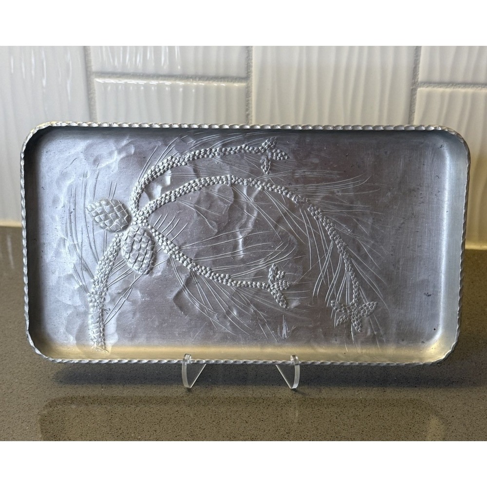 VTG Everlast Hand Forged  Hammered Aluminum Tray Pinecone w/ Scallop Edge MCM